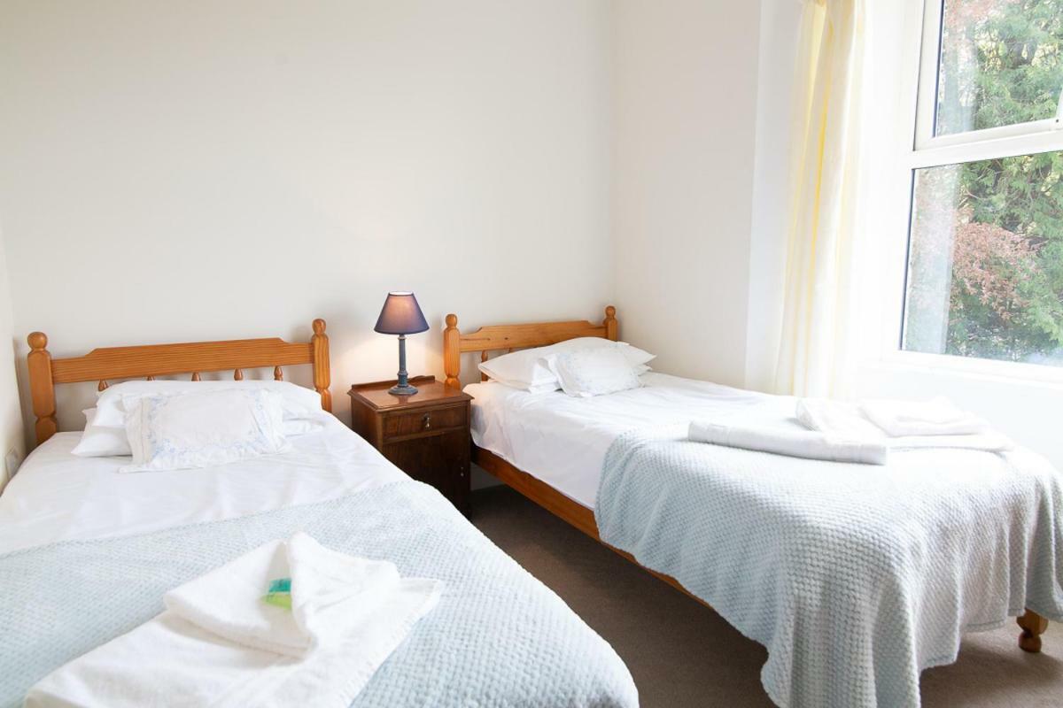 Knightor Manor Bed and Breakfast Penwithick Exteriör bild