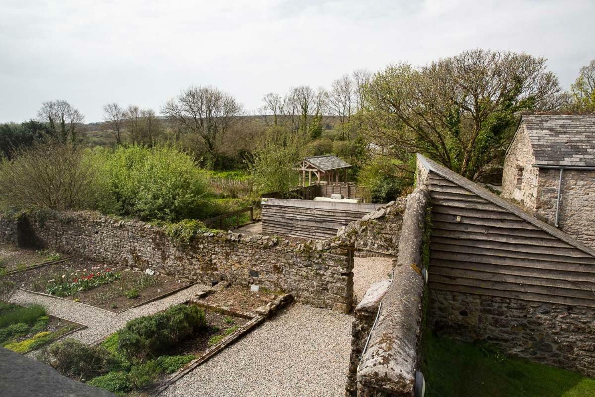 Knightor Manor Bed and Breakfast Penwithick Exteriör bild